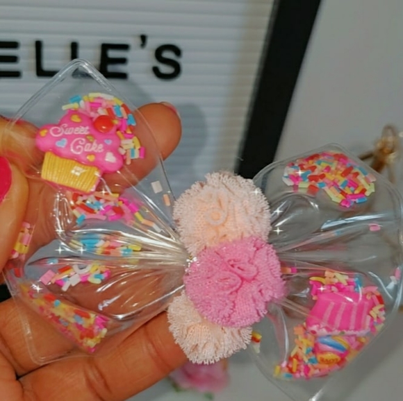 Faux-leather Bow 🎀 - Picture 1 of 7